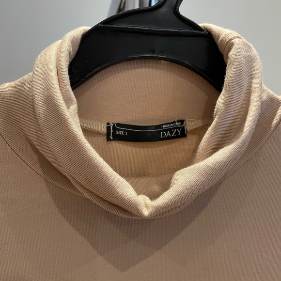 🇨🇦6 for $25🇨🇦 Turtle Neck Tops - Picture 3 of 4